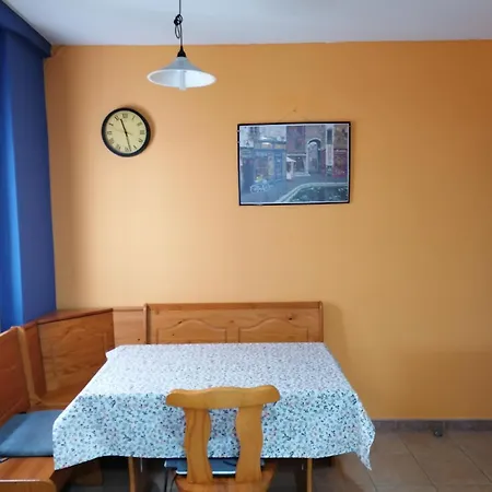 6 Personas En Apartmán